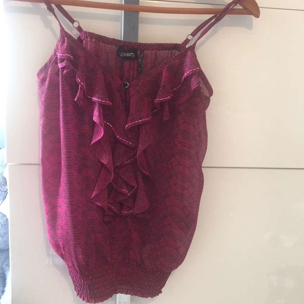 Guess top